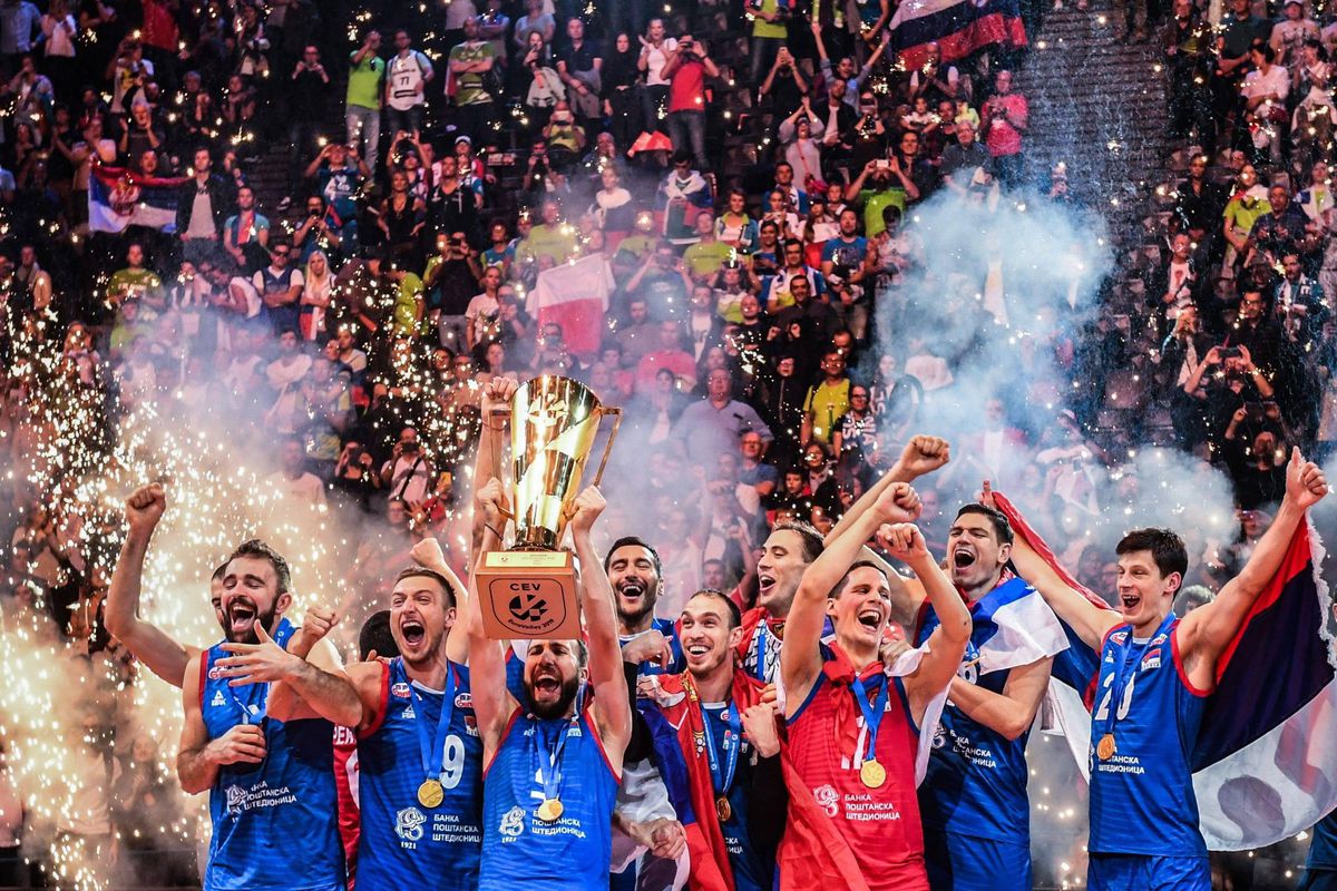 Servische volleyballers kronen zich ten koste van Slovenië tot Europees kampioen