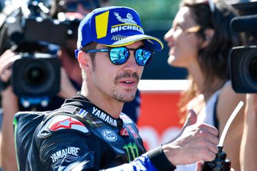 Viñales vertrekt van pole terwijl Márquez worstelt