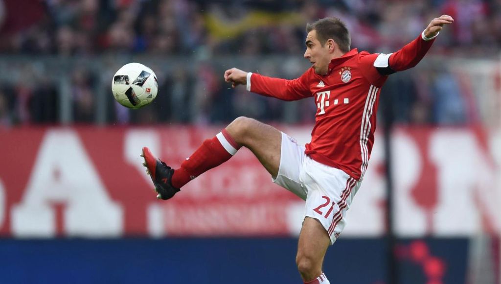 Bayern ziet Lahm op laatste moment uitvallen