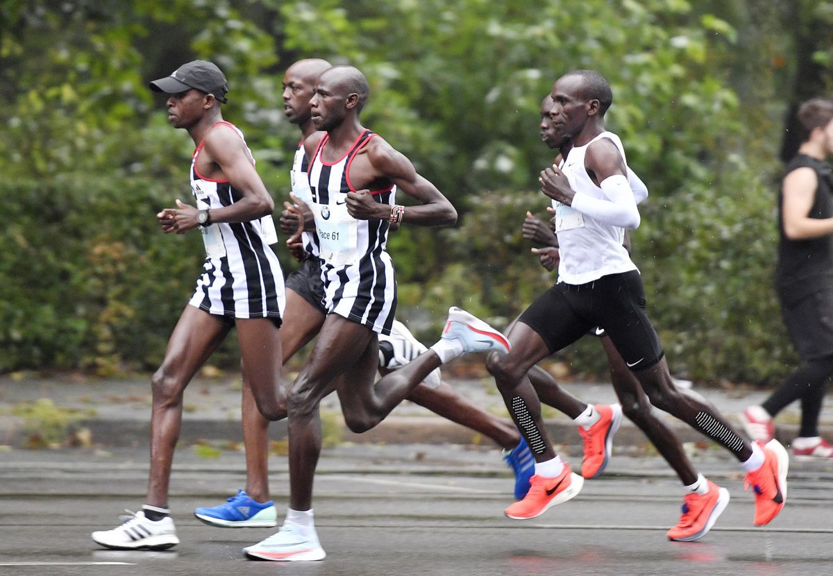 Eliud Kipchoge de snelste tijdens marathon van Berlijn