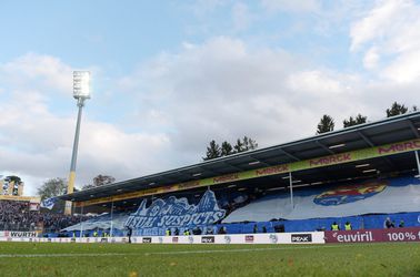 Bundesliga-club Darmstadt eert aan kanker overleden fan met speciaal shirt