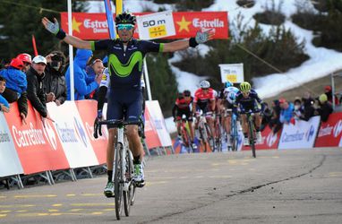 Valverde wint titanenstrijd op de Lo Port en slaat dubbelslag in Catalonië