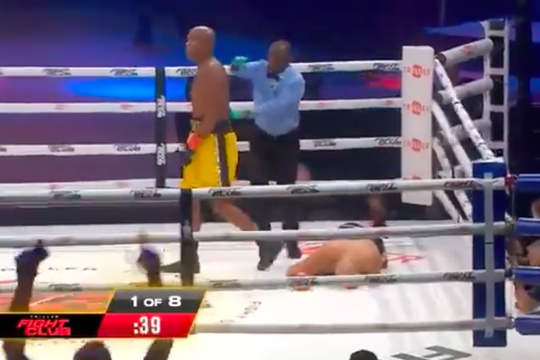 🎥 | Anderson Silva slaat Tito Ortiz al snel en wreed KO met DEZE rechterhoek