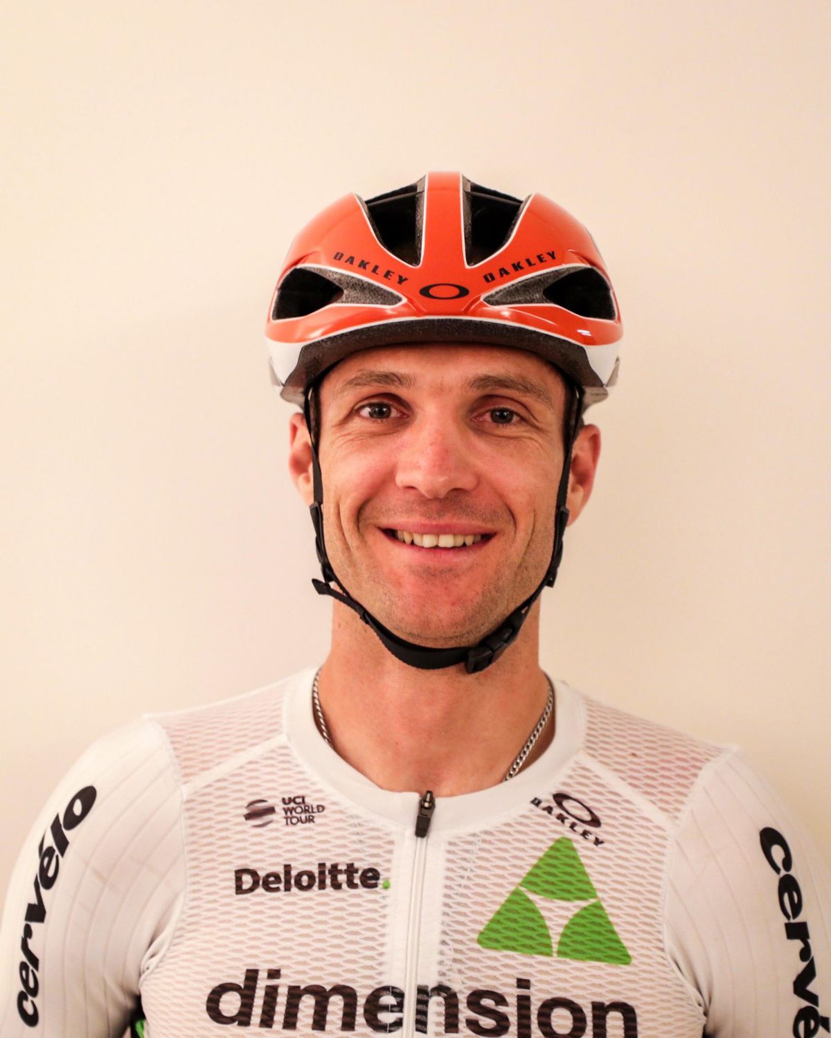 Let op de oranje helm in de Tour: Dimension Data eert Nelson Mandela