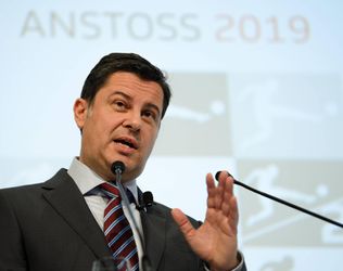 Baas van de Bundesliga waarschuwt de FIFA en UEFA om van het weekend af te blijven