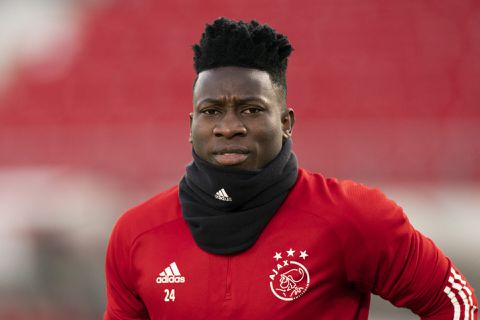 Nog geschorste André Onana hervat training bij Jong Ajax: 'Gingen zonder hem verder'
