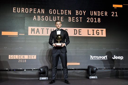Check hier hoe Matthijs de Ligt zijn Golden Boy Award in ontvangst nam (video)