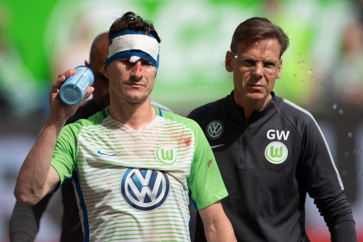 Verhaegh mist misschien belangrijke play-offs Wolfsburg door lelijke hoofdwond