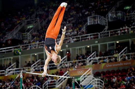 Epke Zonderland na 'historische recordtraining' meteen favoriet voor WK-goud (video)