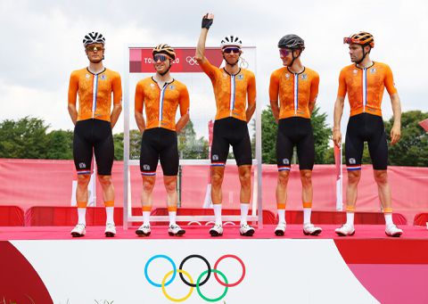 Mooie rol zonder medailles voor Bauke Mollema in olympische wegrit, Carapaz wint goud