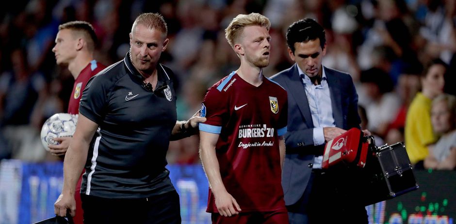 Vitesse moet Clark enkele weken missen vanwege gebroken kaak