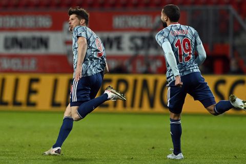 Huntelaar eerste Eredivisiespeler OOIT die 2 keer scoort na invalbeurt in minuut 89