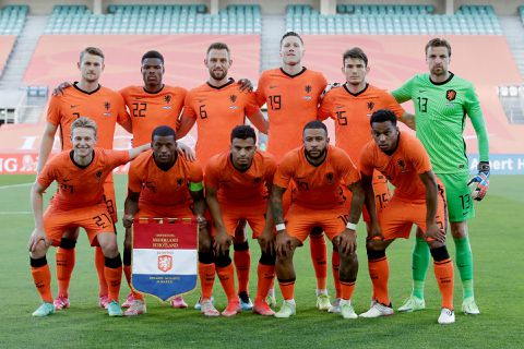 Dit is de opstelling van Nederland tegen Schotland