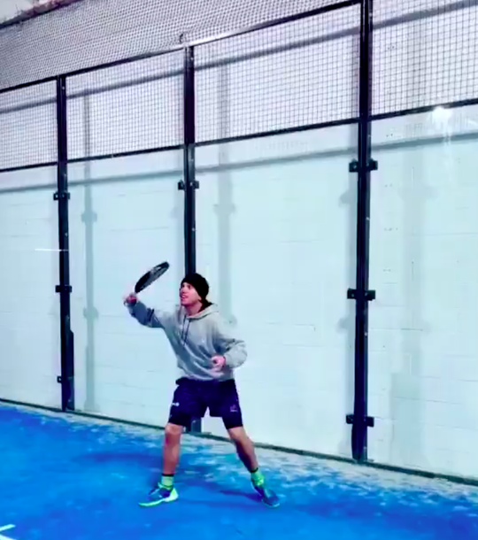 😍 | Padeltopper Paquito Navarro gooide deze geweldige trickshots op TikTok