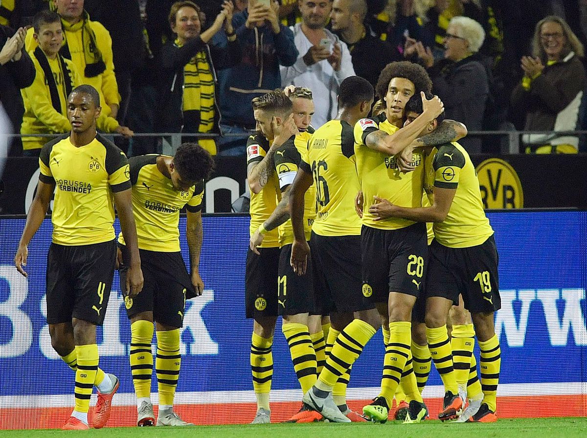 Dortmund verslaat Frankfurt en ziet nieuwelingen scoren