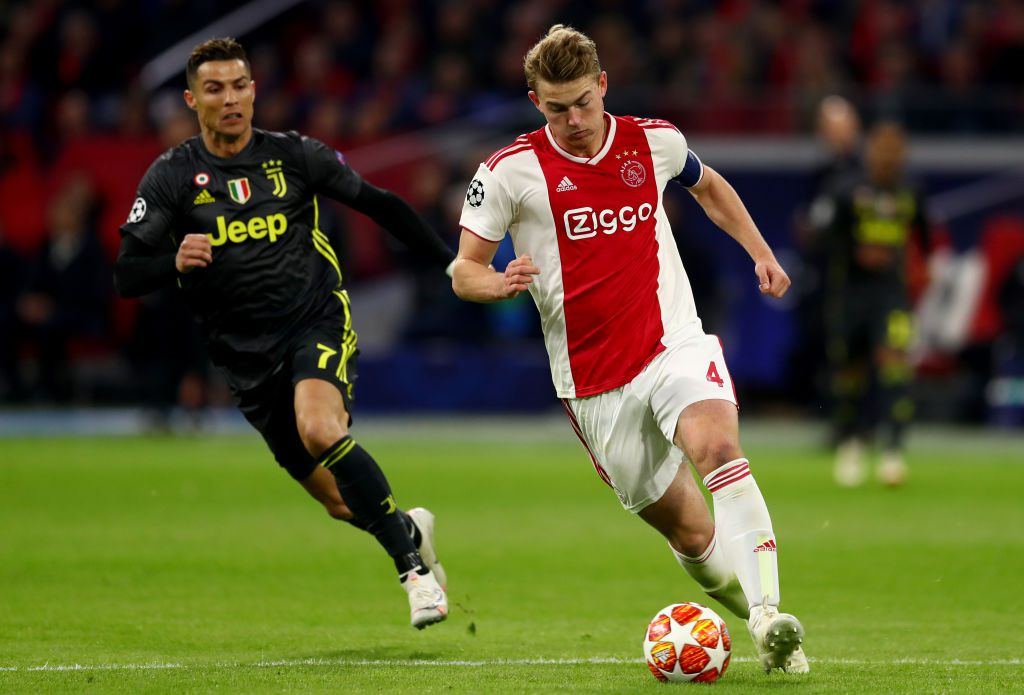 'De Ligt niet mee op trainingskamp Ajax, transfer zou al rond zijn'