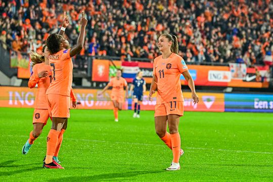 Dit zijn de opstellingen van Engeland en de Oranje Leeuwinnen in belangrijk Nations League-duel