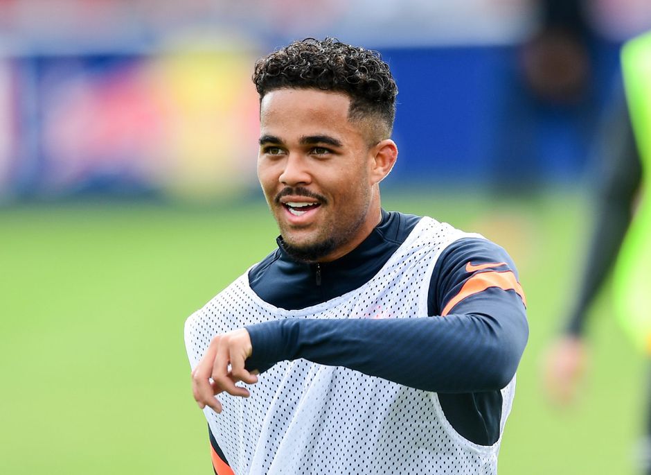 Opstelling: Justin Kluivert begint op de bank in Duitse topper