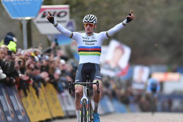 Mathieu van der Poel laat (weer) zien dat hij de beste is en pakt eindzege DDV-trofee