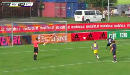 🎥 | Nieuwe keeper van Feyenoord stopt gelijk een penalty