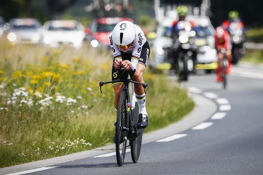 Boels Ladies Tour: Van Dijk valt hard, Van Vleuten domineert (video's)