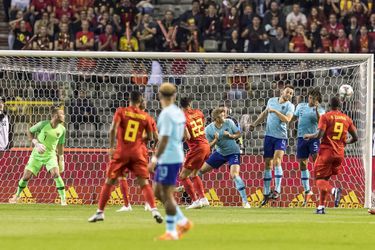 Mertens ramt België met heerlijke knal al vroeg op voorsprong tegen Oranje (video)