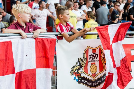 Kaartjes voor PSV-Ajax staan voor moeilijk veel geld op Markplaats