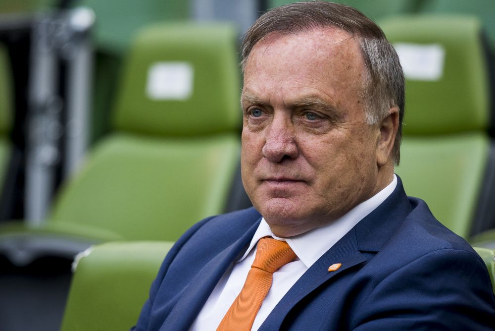 Advocaat op persconferentie: 'Ik snap wel dat mensen mij een wegloper noemden'