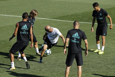 SICK! Zidane steelt de show op training met deze zieke skill (video)