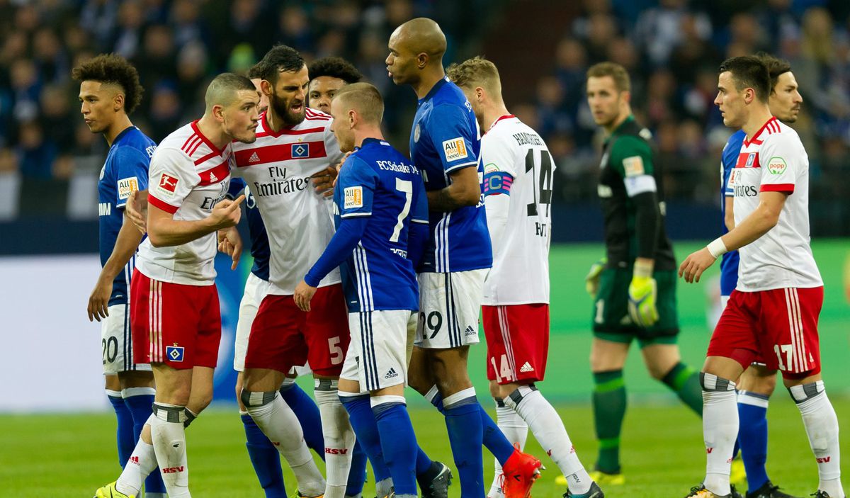 TV-gids: op deze zender kijk je in Nederland naar de 2. Bundesliga-kraker tussen Schalke en HSV