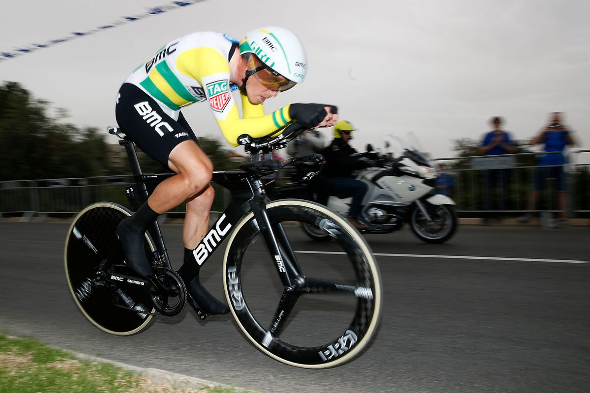 Dennis wint 1e tijdrit Vuelta in Malaga, Van Baarle eindigt 5e