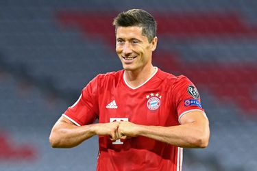 Lewandowski rolt Chelsea met 2 goals en 2 assists in z'n eentje op