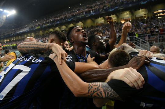 De Vrij geeft in blessuretijd winnende assist bij Inter (video)