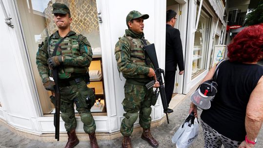 Militairen duidelijk zichtbaar in straten van Rio de Janeiro (foto)