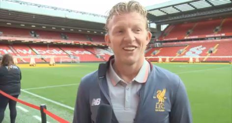 Kuyt traint nog steeds 5 keer per week: 'Moeilijk om niets te doen' (video)