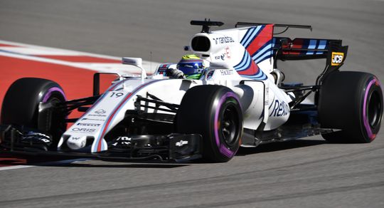 Wegdromen tussen de Formule 1-wagens van Williams tijdens Britse GP