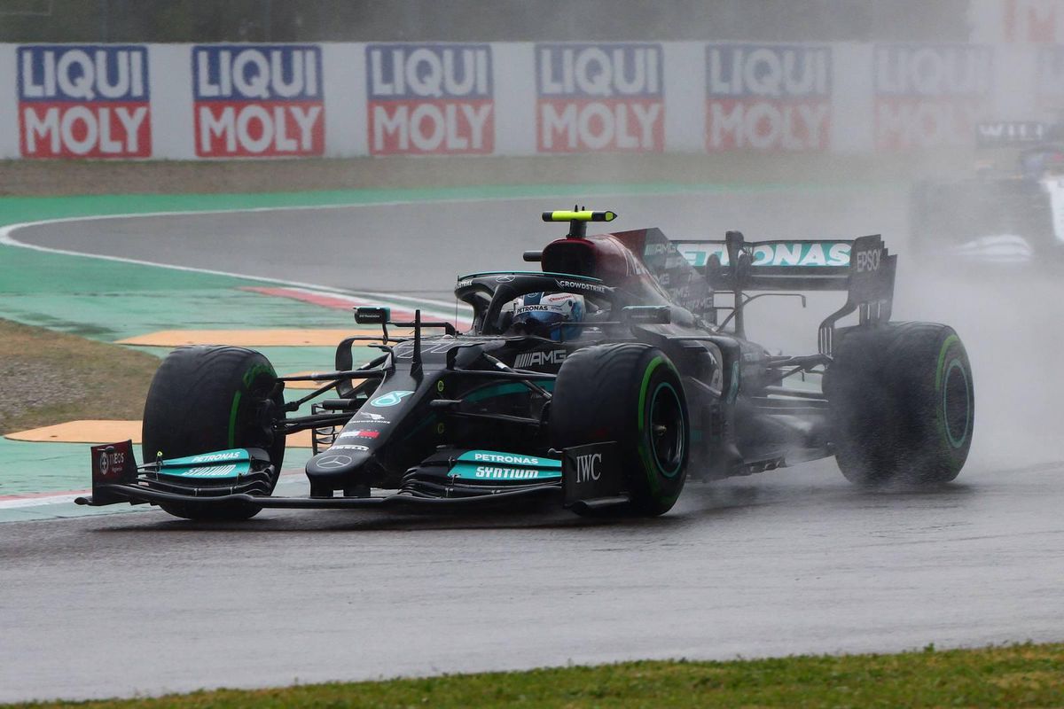 Mercedes moet heel nieuwe wagen voor Bottas laten maken: 'Dit gaat ten koste van upgrades'