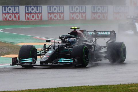 Mercedes moet heel nieuwe wagen voor Bottas laten maken: 'Dit gaat ten koste van upgrades'