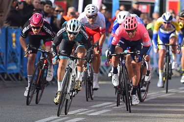 Coquard wint sprint van eerste rit Ster van Bessèges