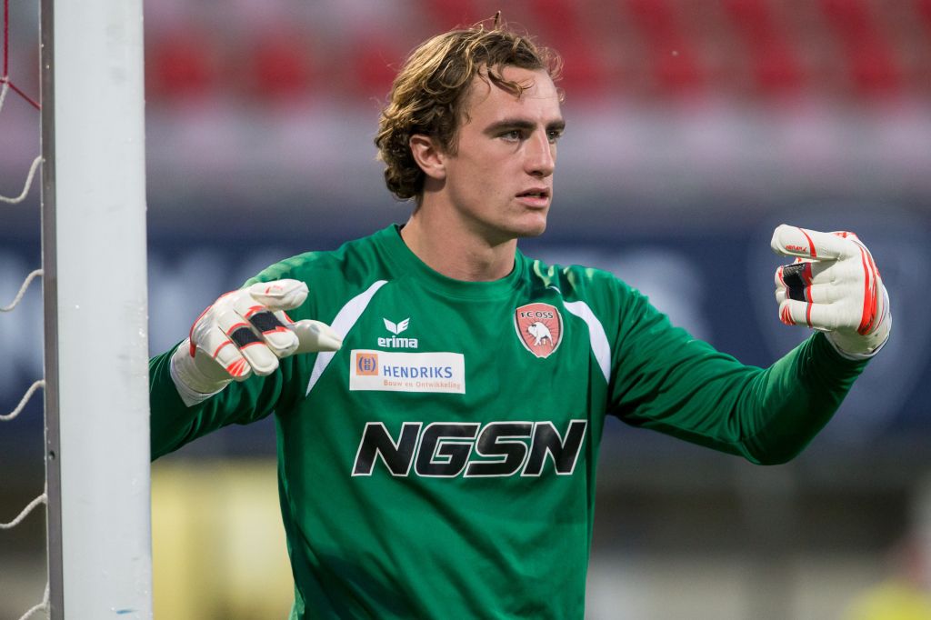 Drama voor Oss: Keeper Mous loopt zware knieblessure op, mist rest van het seizoen