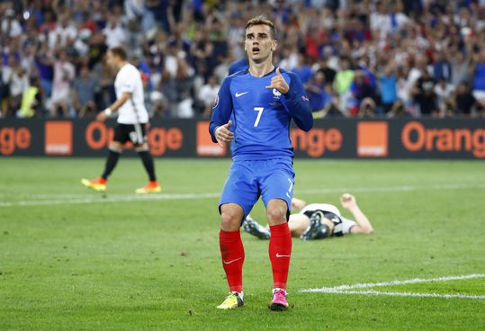 Hier komt het dansje van Griezmann dus vandaan! (video)