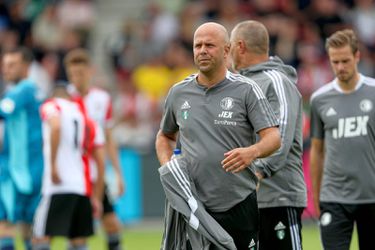 Feyenoord-trainer Arne Slot hoopt nog steeds dat Steven Berghuis blijft