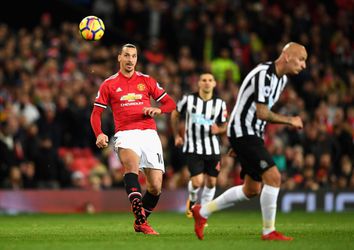 'Leeuw' Zlatan na 7 zware maanden weer terug bij United (video)