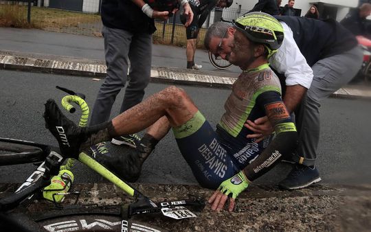 Wesley Kreder breekt rib bij Parijs-Roubaix: einde seizoen