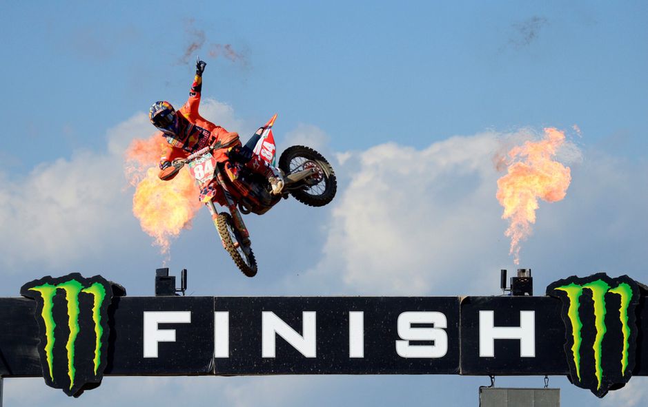 WK-leider Jeffrey Herlings steviger aan kop na dominante Italiaanse Grand Prix