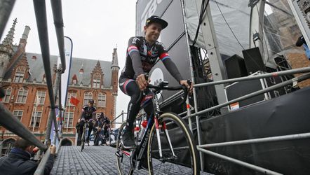 De Kort van hersenschudding af en start in Parijs-Roubaix