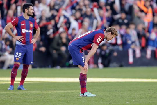 Matig Barcelona voorkomt pijnlijke nederlaag tegen Vallecano bij rentree De Jong