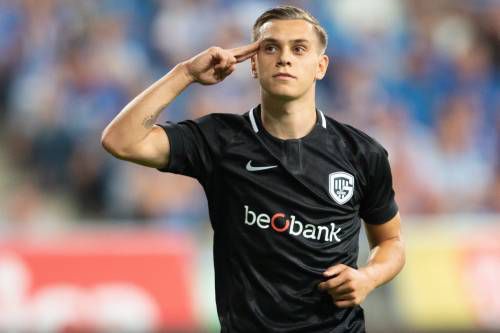 Belgische voetballer bestraft vanwege uitspraak 'alle boeren zijn homo's' tijdens kampioensfeest