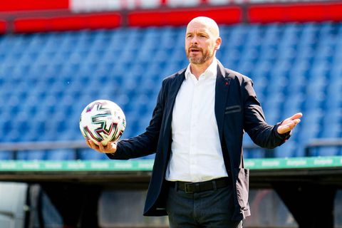 Ten Hag over De Klassieker: 'Hele wedstrijd gedomineerd, ook met 10 man'