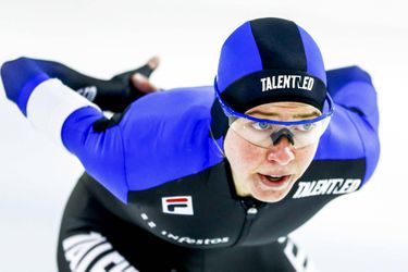 Esmee Visser wint op 3000 meter, Wüst rijdt scheve schaats en pakt geen ticket